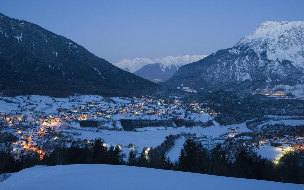 Hotel Haus Alpenglühn Sautens Exterior foto