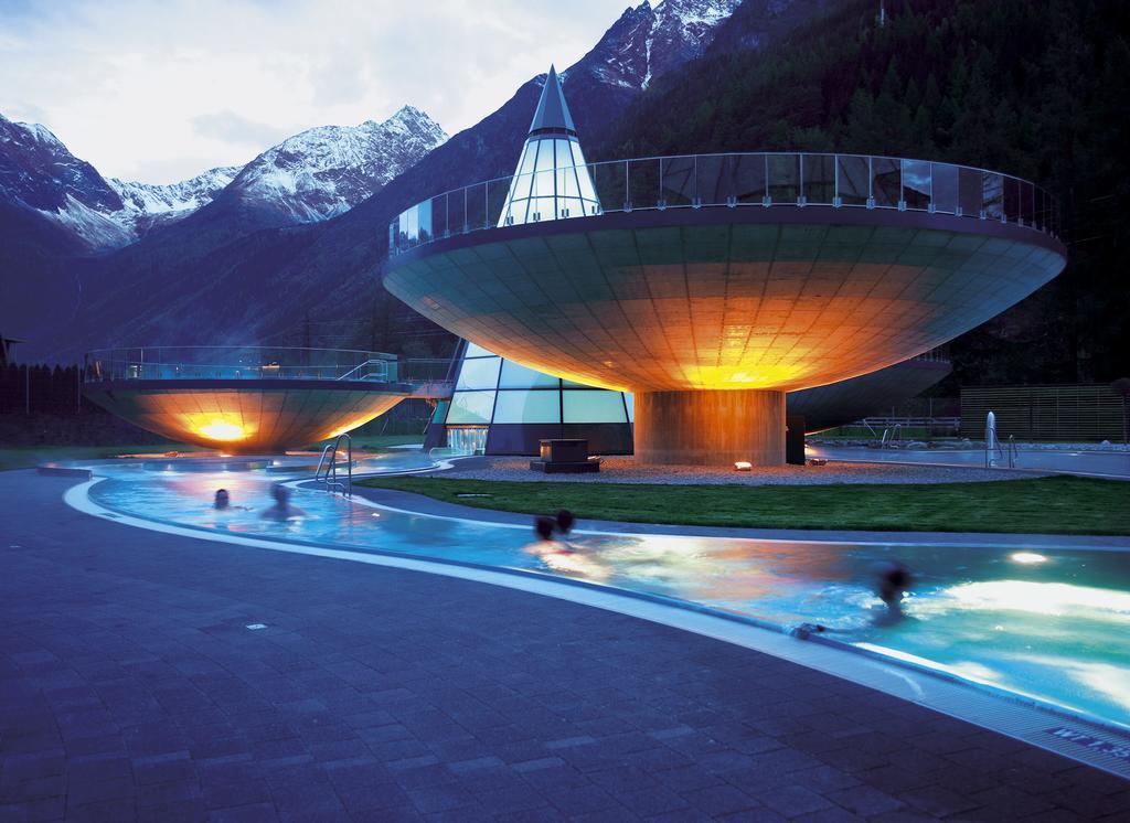 Hotel Haus Alpenglühn Sautens Exterior foto